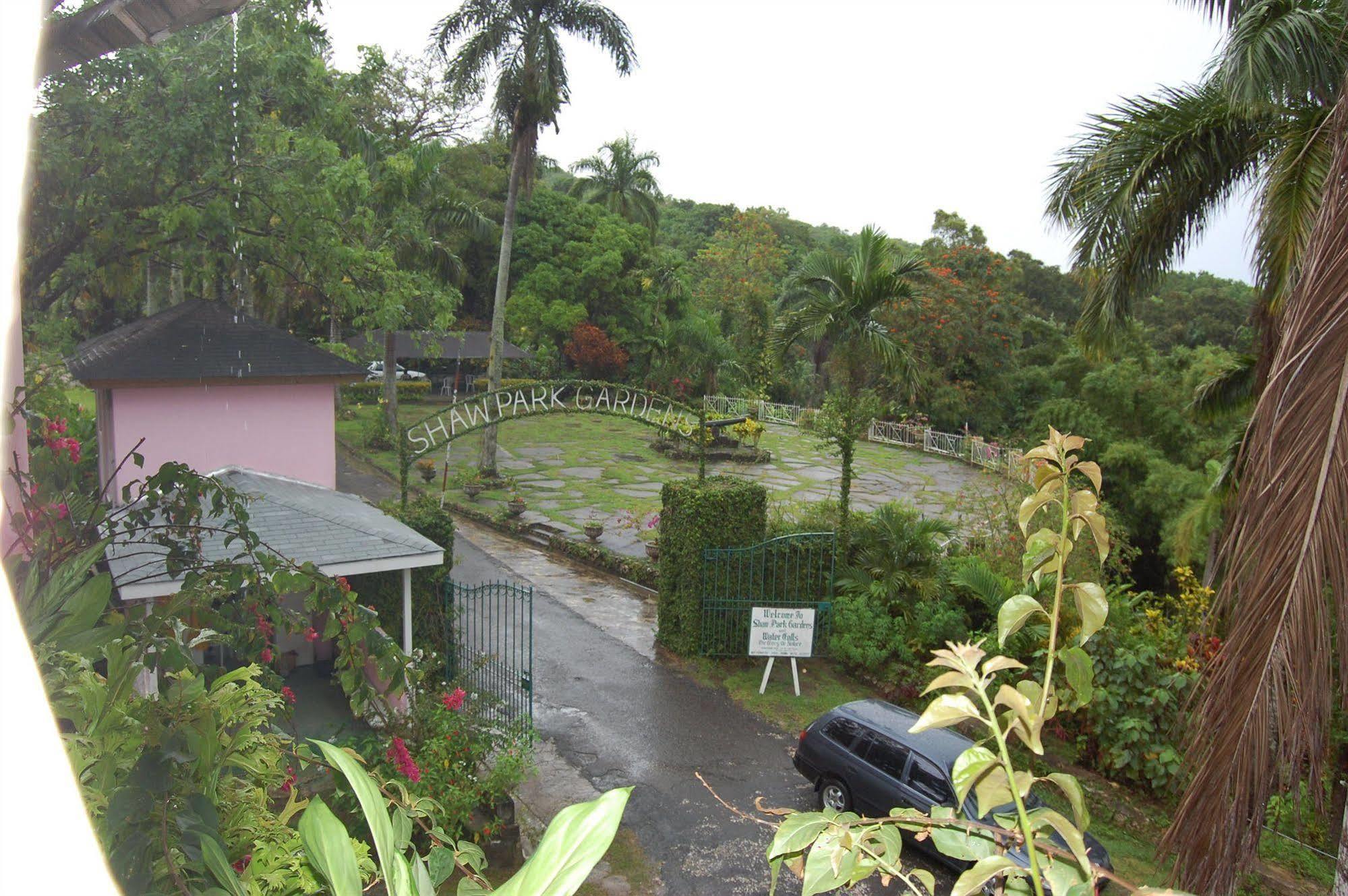 אוצ'ו ריוס Inn At Shaw Park Gardens & Waterfalls מראה חיצוני תמונה
