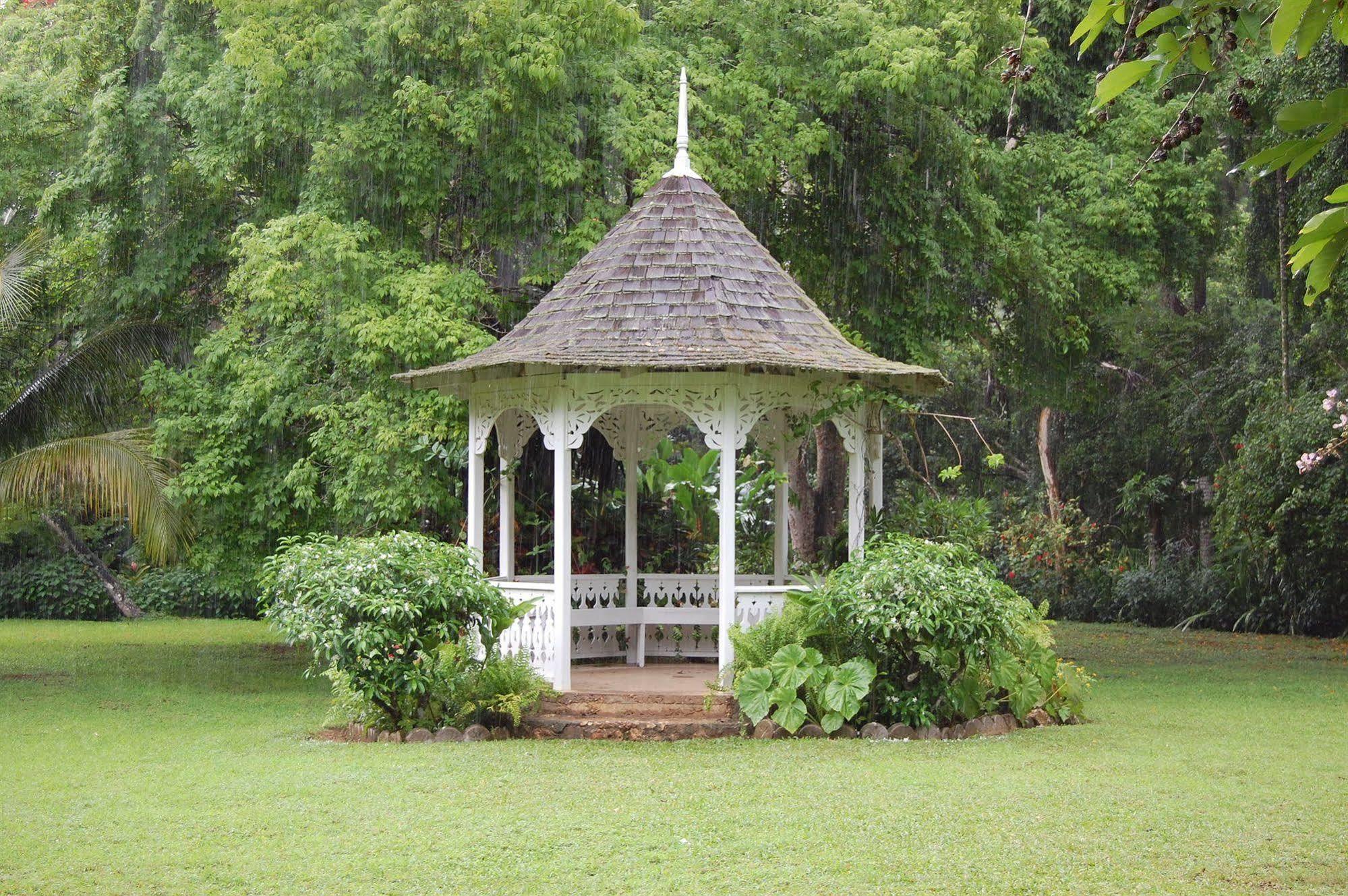 אוצ'ו ריוס Inn At Shaw Park Gardens & Waterfalls מראה חיצוני תמונה